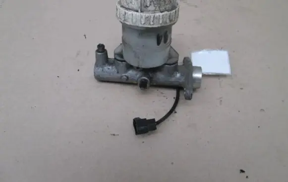 Mitsubishi Space Runner Master brake cylinder