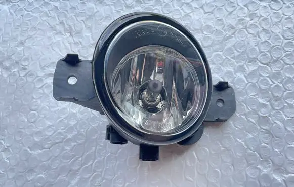 Renault Clio III Front fog light 8200002469 89201772 66986410