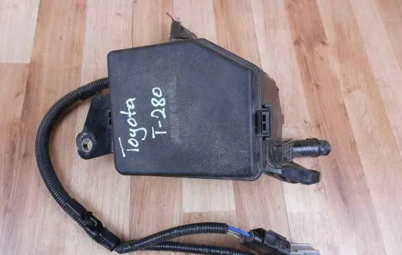 Toyota RAV 4 (XA50) Fuse box set 8266242670