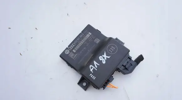 Audi A1 Gateway control module 8U0907468A
