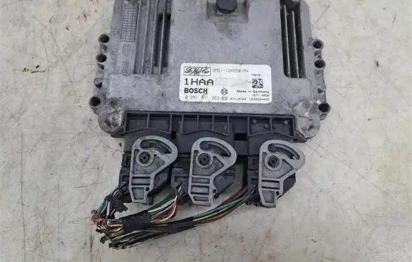 Ford C-MAX I Engine control unit/module 3M51-12A650-MA