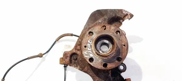 Opel Corsa D Front wheel hub 