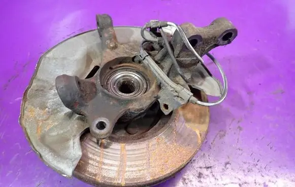 Toyota Avensis Verso Front wheel hub spindle knuckle