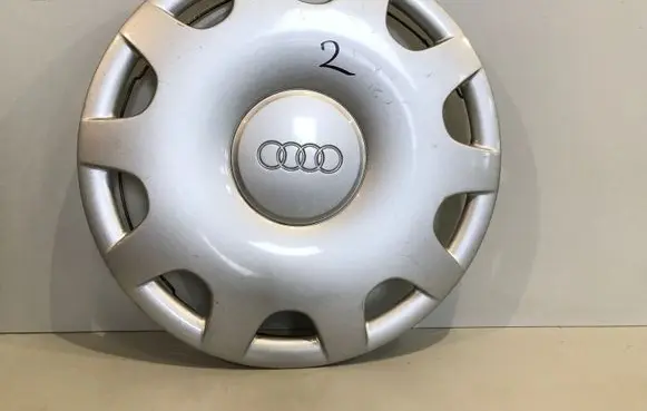 Audi A6 S6 C5 4B R15 wheel hub/cap/trim 4A0601147A