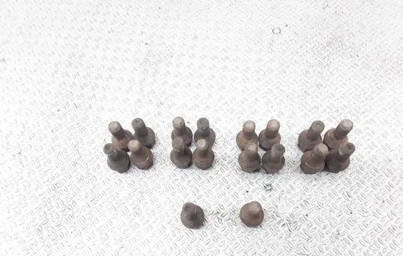 Opel Astra H Nuts/bolts 