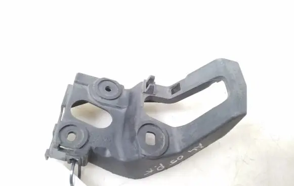 Audi A4 S4 B7 8E 8H Front bumper mounting bracket 8E0853921D