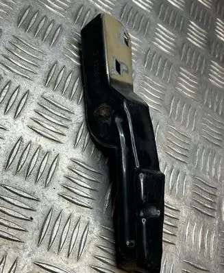 Peugeot 607 Fender mounting bracket 960024C