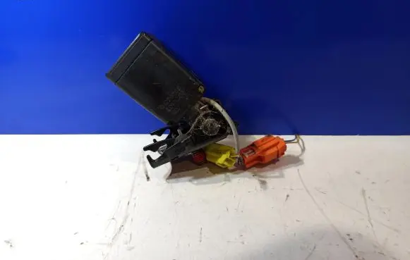 Volvo V60 Middle seatbelt buckle (rear) 31250658