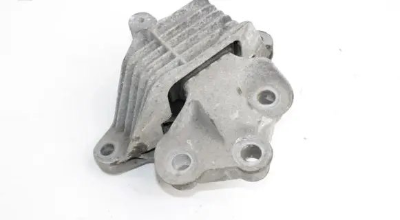 Opel Insignia B Engine mount bracket 84248715