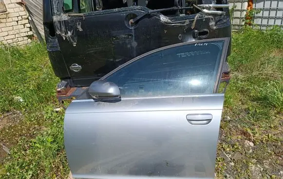 Audi A6 S6 C6 4F Front door