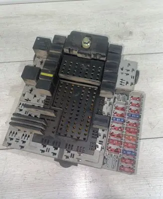 Volvo XC70 Fuse box set 8651548 8651547 000001161676