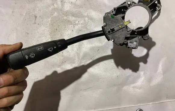 Mercedes-Benz E W210 Indicator stalk 566031