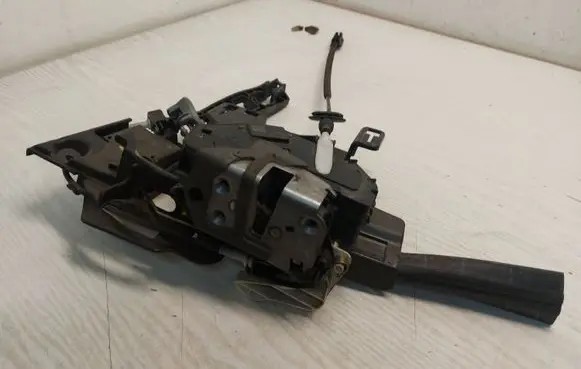 Ford Fiesta Front door lock 8A6AA21813AD