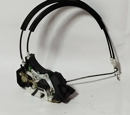 Mitsubishi Colt Front door lock 05404a