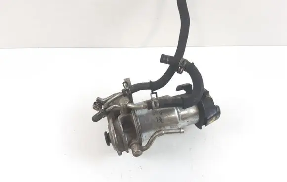 Toyota Verso Fuel filter bracket/mount holder 233000R070