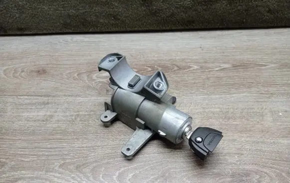 Volvo S60 Ignition lock 8626324