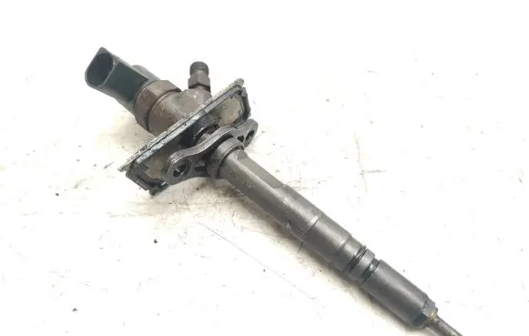 Audi A8 S8 D2 4D Fuel injector 0445110114 057130276H