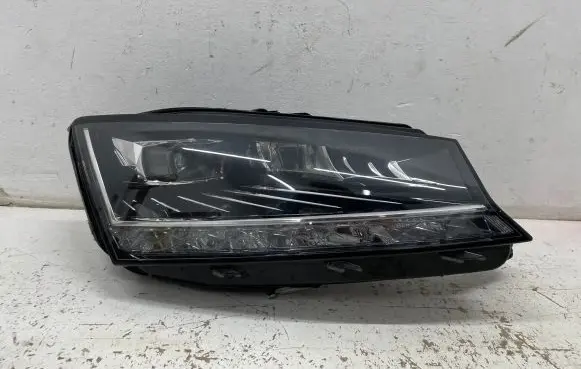 Skoda Fabia Mk3 (NJ) Headlight/headlamp 6V1941016F