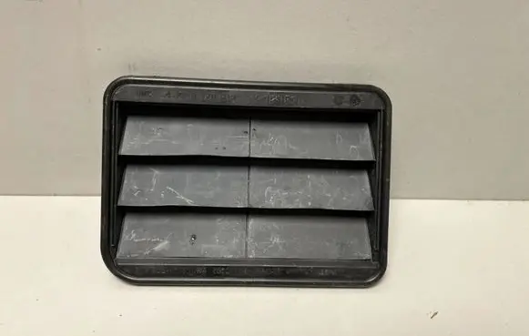 BMW X5 G05 Quarter panel pressure vent 9176945