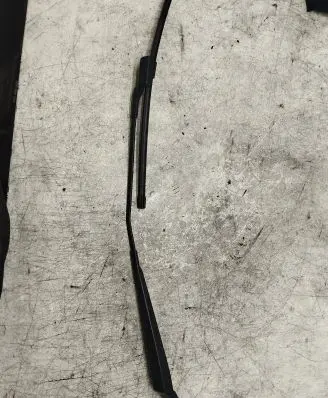 Volkswagen Golf V Windshield/front glass wiper blade 