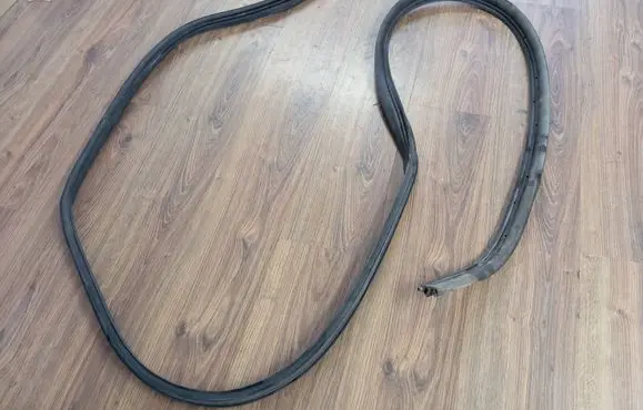 Opel Movano A Front door rubber seal 