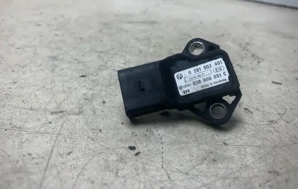 Volkswagen Touran I Air pressure sensor 038906051C 0281002401