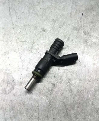 Mercedes-Benz CLS C219 Fuel injector A2720780249