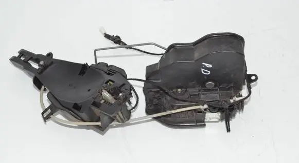 BMW X3 F25 Front door lock 7318424 51217318424 7202146