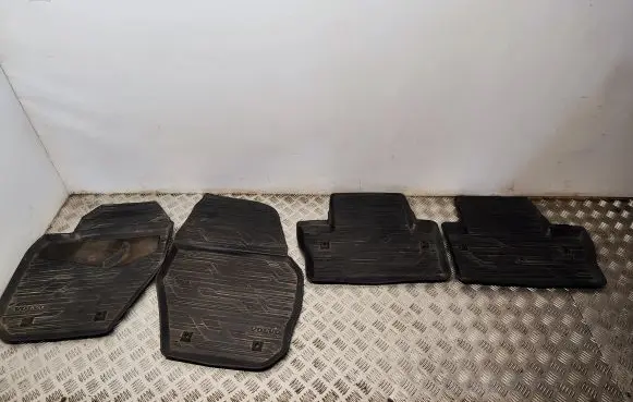 Volvo V60 Car floor mat set 3126739002 3126738902 31267391