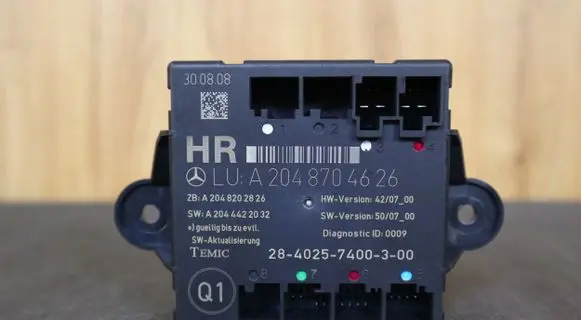 Mercedes-Benz C W204 Door control unit/module 2048704626 A2048704626