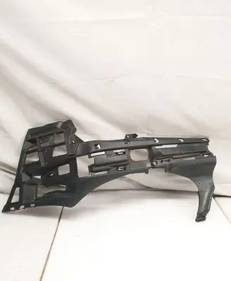 Mercedes-Benz E W211 Front bumper mounting bracket A2118800552
