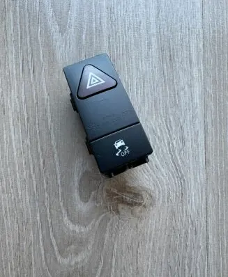 Mercedes-Benz E W212 Hazard light switch 2128207210 A2128207210