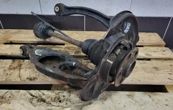 Mercedes-Benz CLK A209 C209 Rear wheel hub