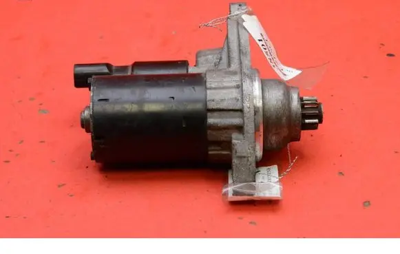 Volkswagen Golf IV Starter motor 0001120406