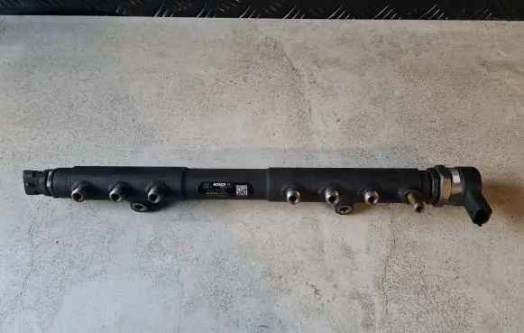 Volvo XC90 Fuel main line pipe 30757146 0281002712 0445215023