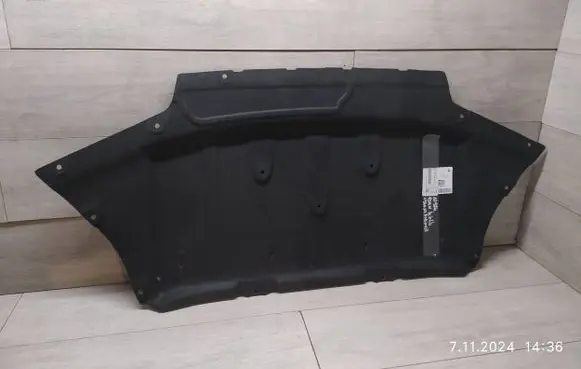 BMW i4 Center/middle under tray cover 8738053