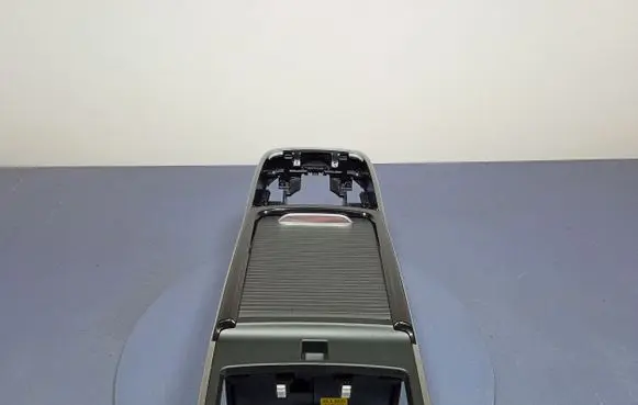 KIA Niro Glove box 84670-Q4000