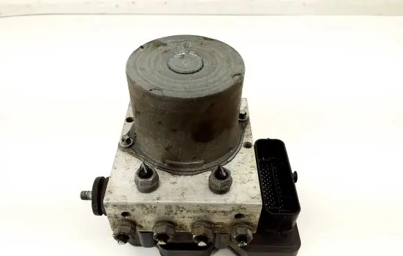 Skoda Fabia Mk3 (NJ) ABS Pump 6C0614517G 6C0907379G