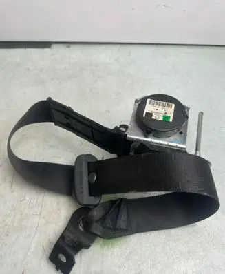 Opel Astra H Front seatbelt 560834801