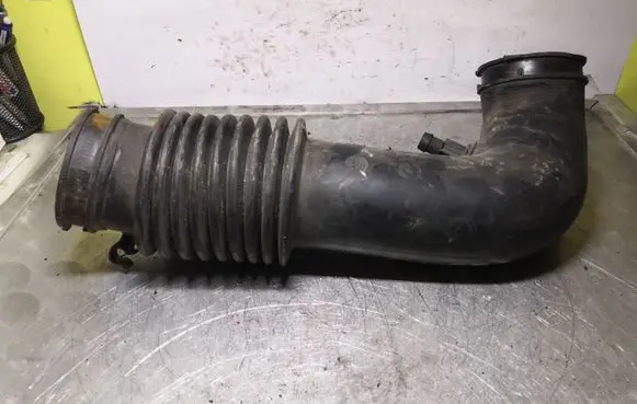 Mazda Tribute Air intake duct part YL8U9R504AF