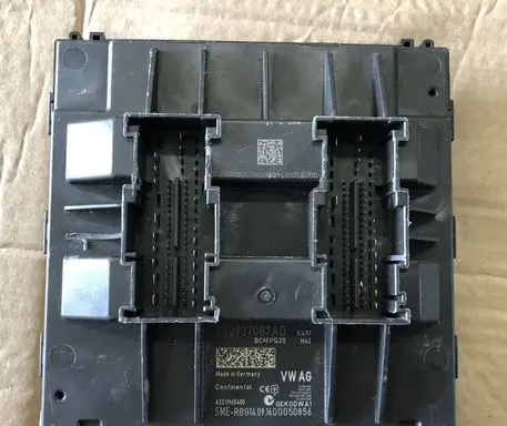 Volkswagen Polo VI Central body control module 6R0937087AD