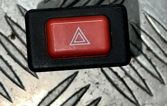 Mitsubishi Pajero Hazard light switch