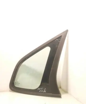 KIA Carens II Rear side window AS2