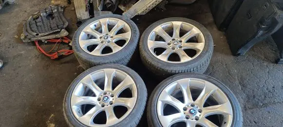 BMW X5 E53 R20 alloy rim 9799098