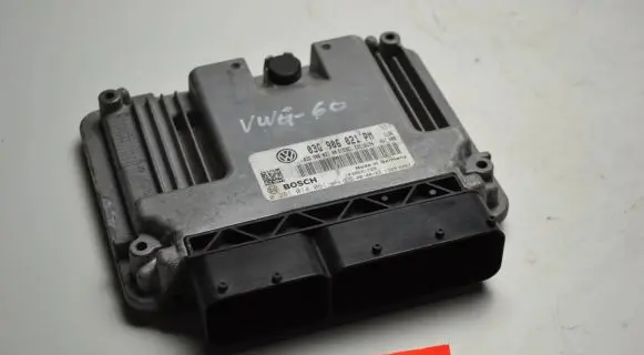 Volkswagen Golf V Engine control unit/module 03G906021AN 03G906021PM 0281014061