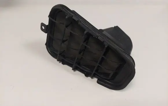 Audi A6 S6 C7 4G Quarter panel pressure vent 4G5819161A