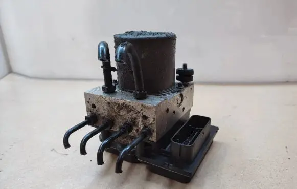 Audi A4 S4 B7 8E 8H ABS Pump