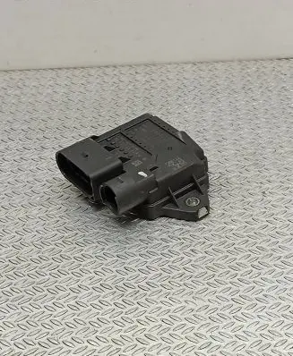 Mercedes-Benz E W213 Glow plug pre-heat relay A6549003300 1110067 200619