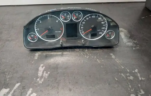 Audi A6 S6 C5 4B Speedometer (instrument cluster) 4B0920933G
