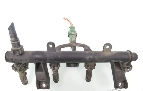 Peugeot 206 Fuel main line pipe 9625194080